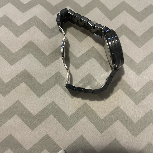 Michael Kors Ceramic Midsize Watch - Picture 3 of 4